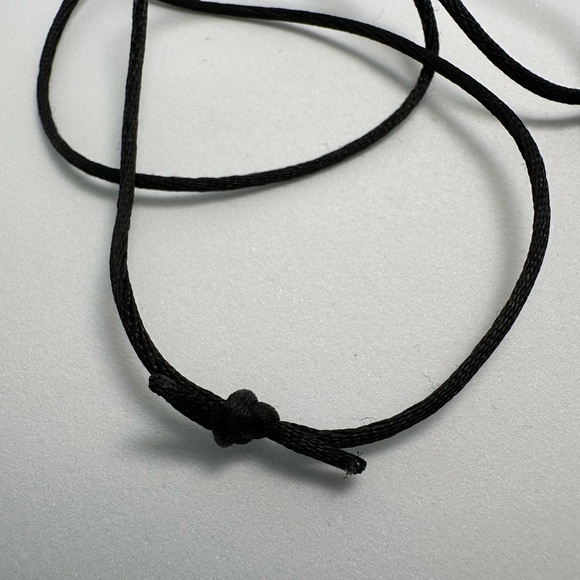 Dragonfly on lava rock necklace - Picture 4 of 4